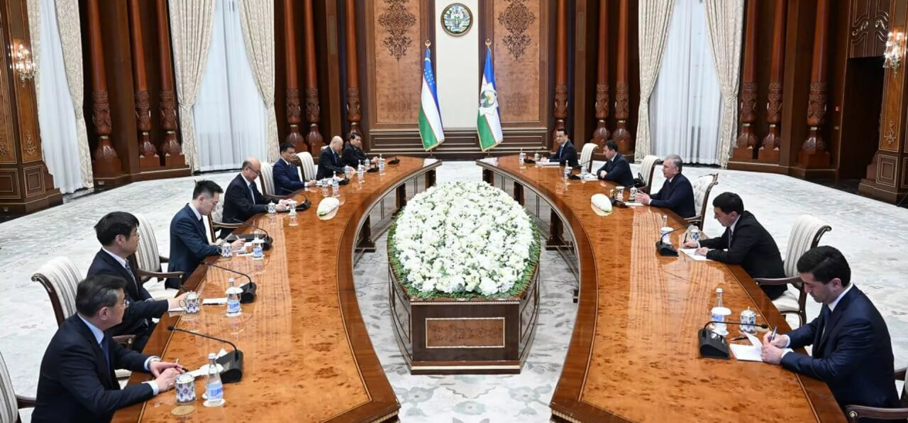 Президент Узбекистана встретился с китайской правительственной делегацией