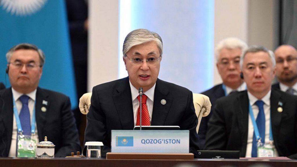 Президент Казахстана предложил тюркским государствам создать центр цифровизации