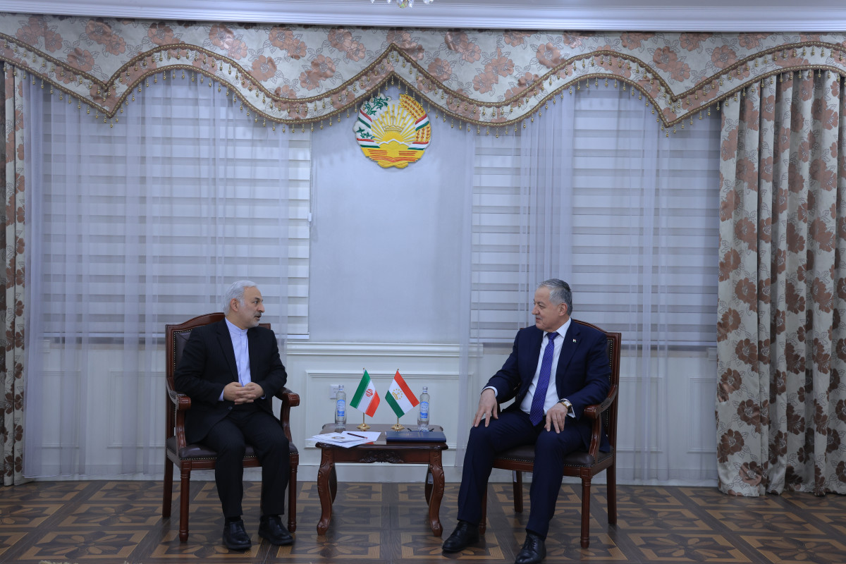 Таджикистан укрепляет двустороннее сотрудничество с Ираном и Кувейтом