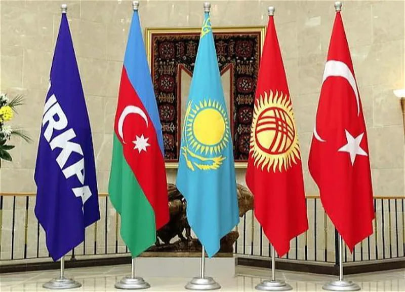 Турки снова играют на тюрках