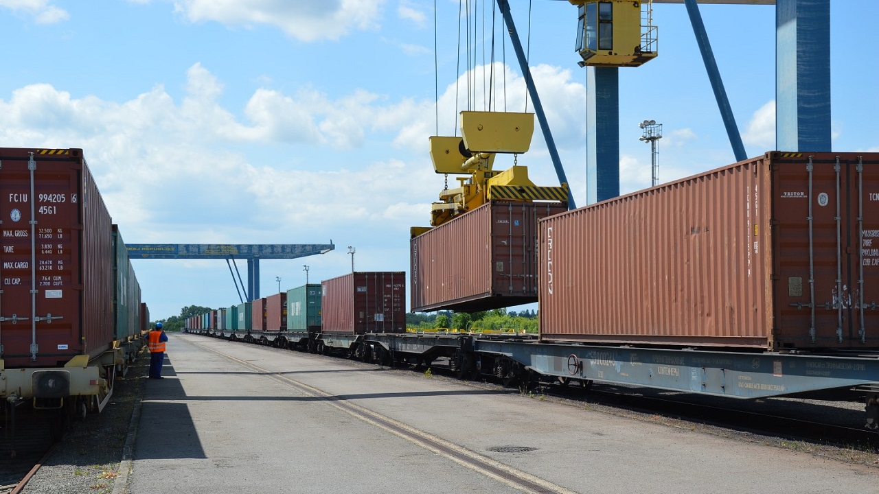 Выручка транспортной отрасли Казахстана выросла