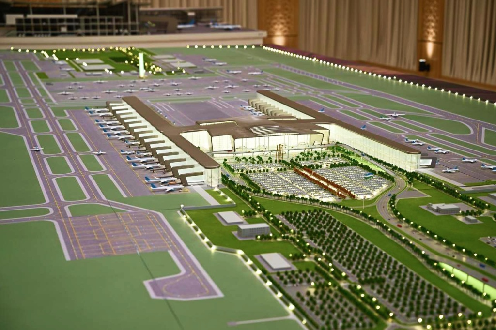 Узбекистан закупает самолеты и строит аэропорты