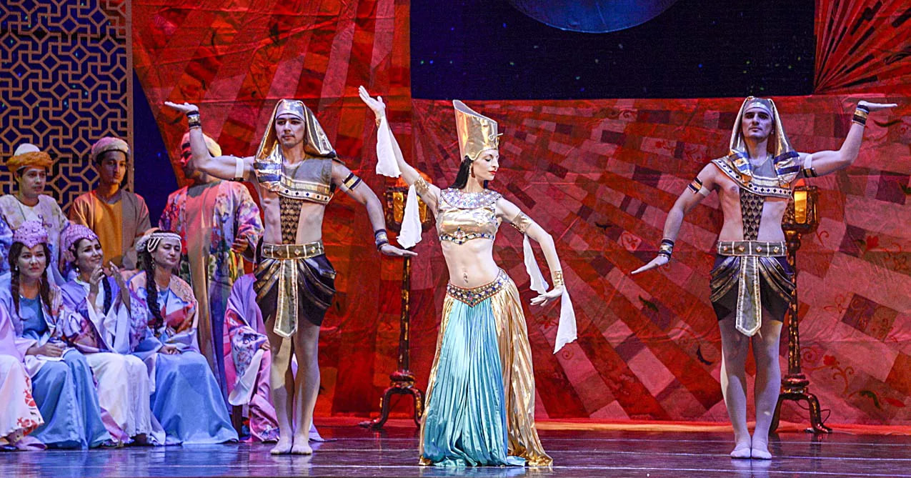 Артисты из Узбекистана проходят стажировку в российском Мариинском театре