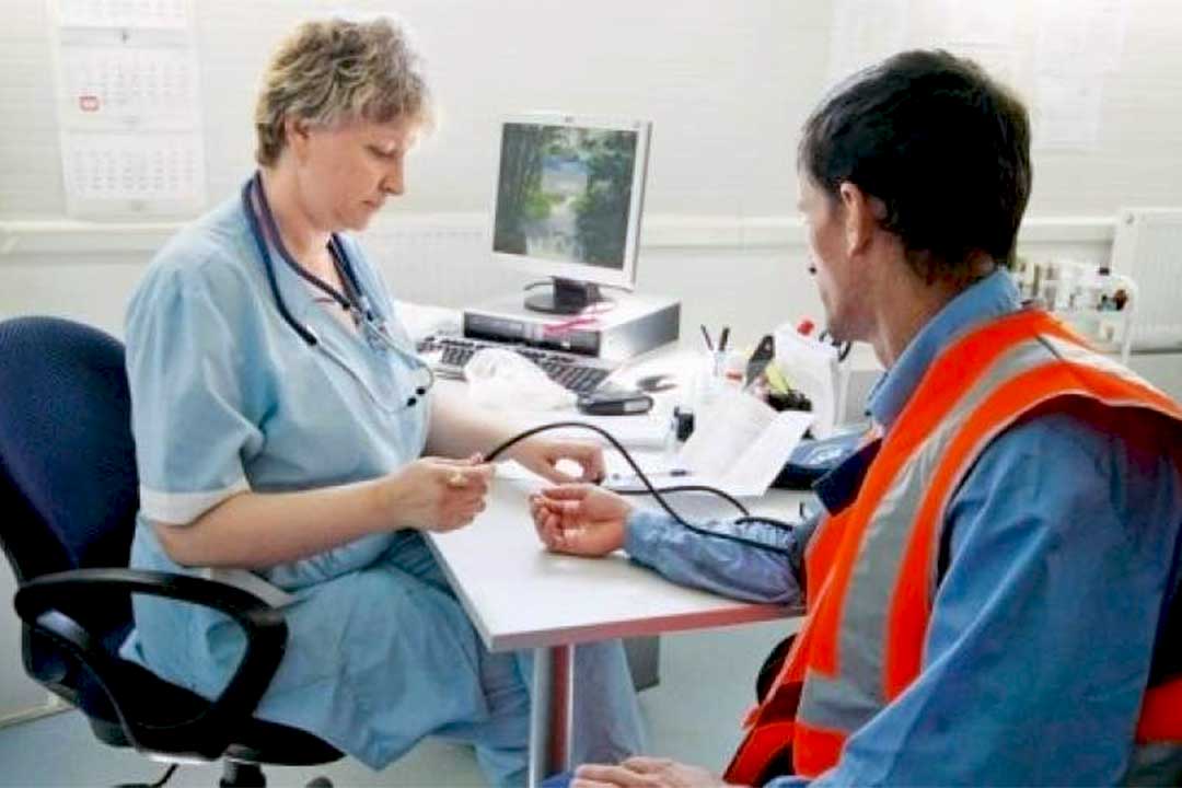 Таджикским рабочим в России станет проще: медосмотр по новым правилам